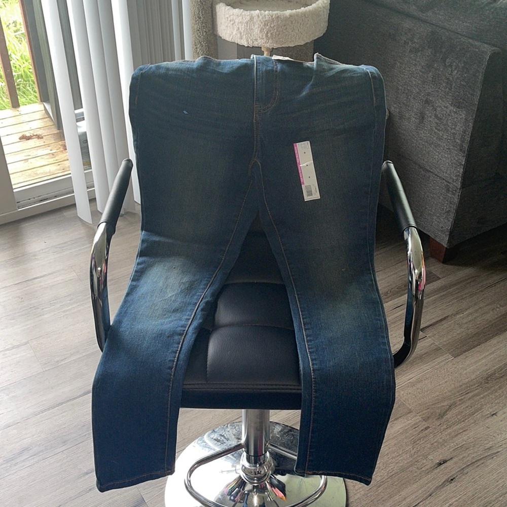 Size 8 high rise skinny stretchy jeans nwt